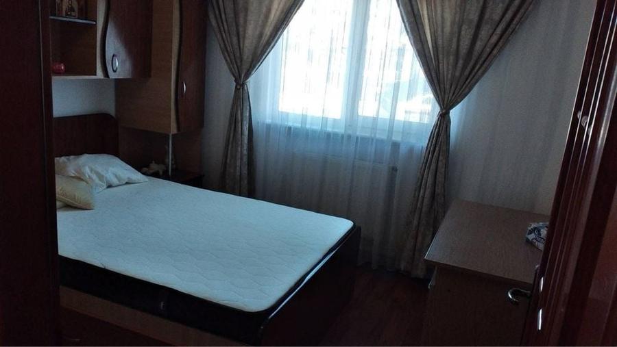 Apartament cu 3 camere decomandat în Exterior Vest