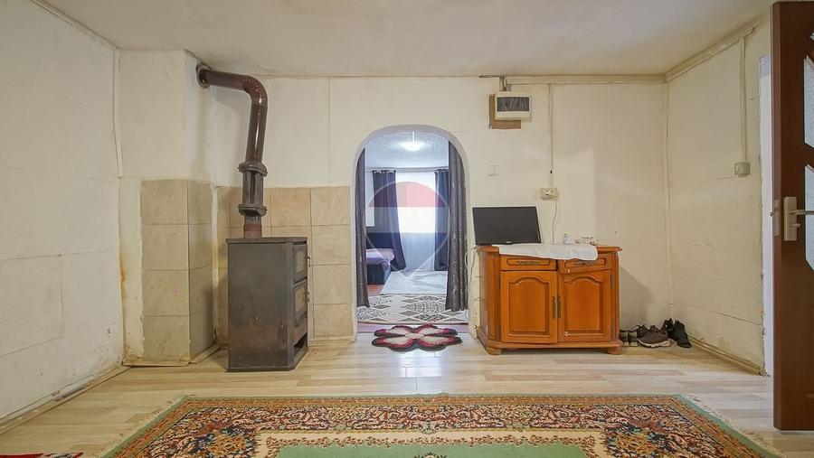 Casă individuală cu 3 camere cu Teren 360 Mp în Sânpetru