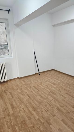 Apartament cu 3 camere în Calea Victoriei