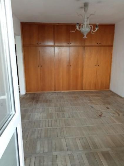 Apartament cu 3 camere decomandat în Casa de Cultură