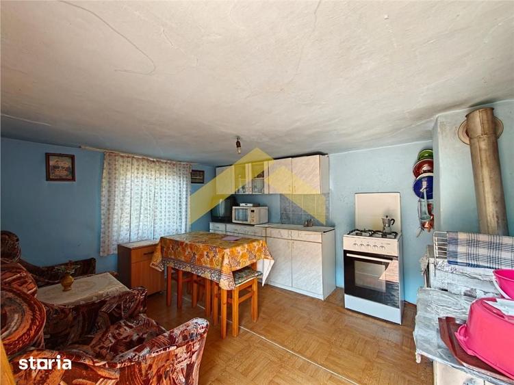 Casă cu 3 camere cu Teren 2504 Mp în Săvârșin