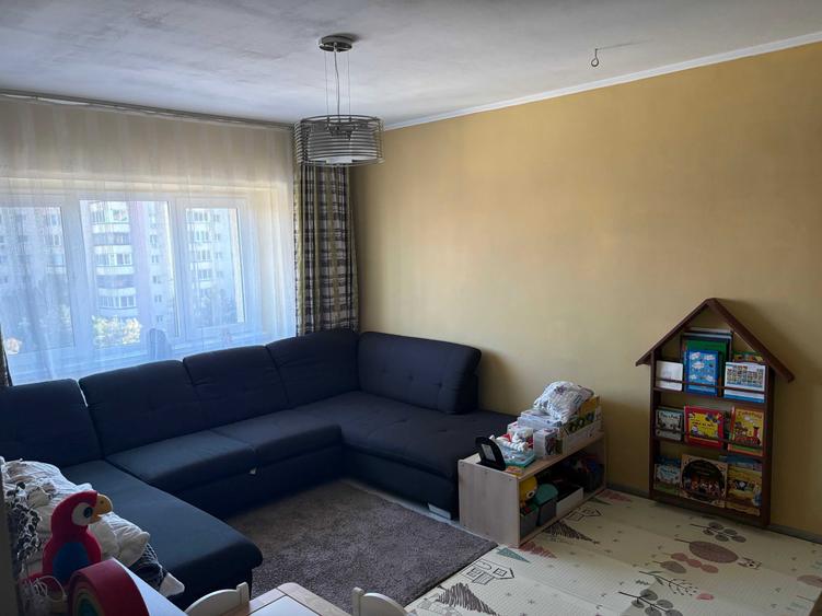 Apartament cu 3 camere decomandat în Dosu Bricii