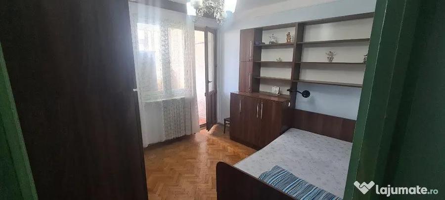 Apartament cu 2 camere decomandat în Podu Roș