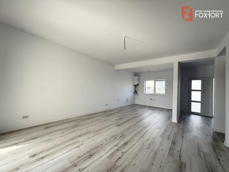Duplex cu 4 camere cu Canalizare în Săcălaz