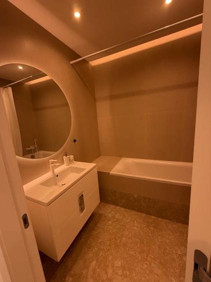 Apartament cu 3 camere decomandat în Sisești