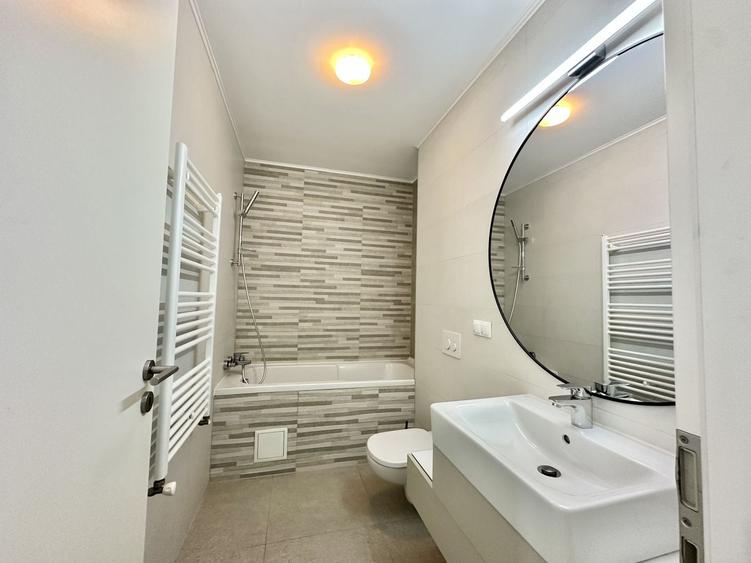 Apartament cu 2 camere decomandat, mobilat în Tractorul