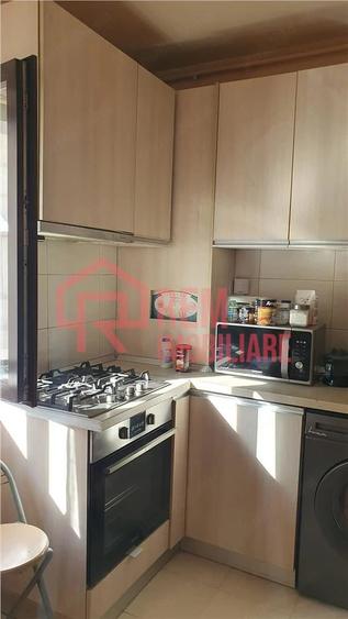 Apartament cu 2 camere decomandat în Fundeni