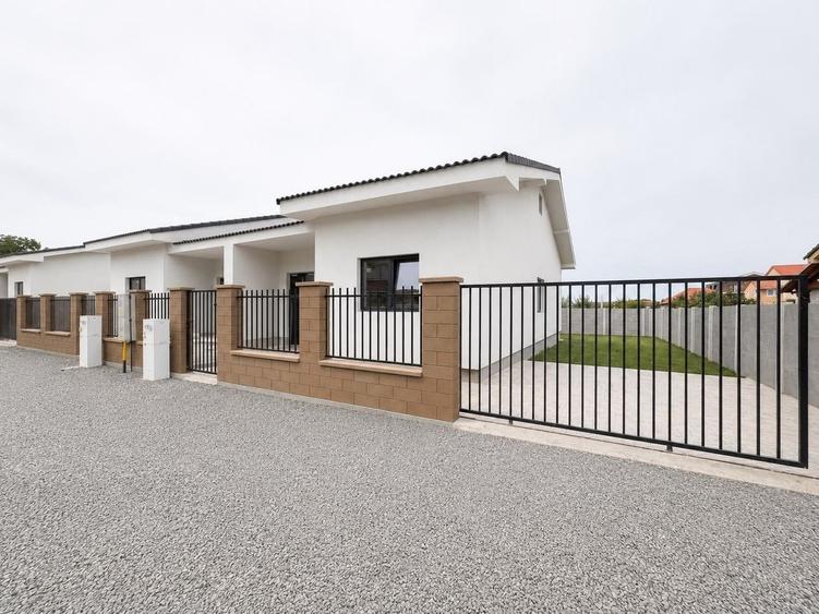 Duplex cu 3 camere cu Canalizare în Moșnița Nouă