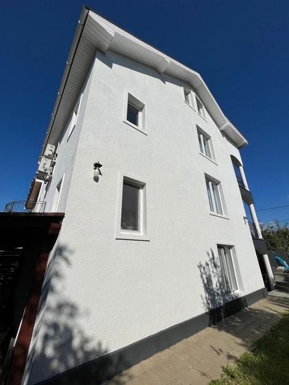 Casă cu 4 camere în Corunca