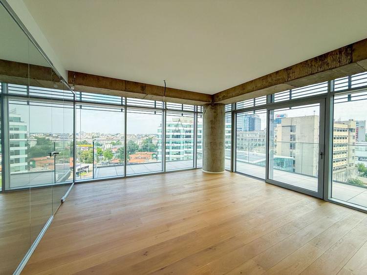 Apartament cu 5 camere semidecomandat în Aviației