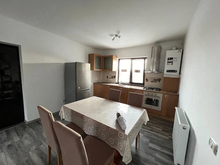 Apartament cu 3 camere semidecomandat în Giarmata