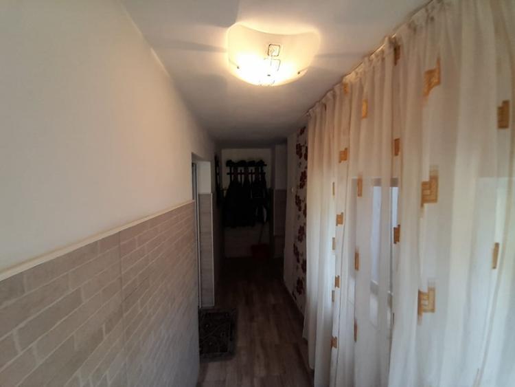 Casă individuală cu 3 camere cu Canalizare în Periferie