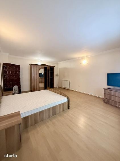 Casă cu 4 camere decomandat cu Teren 201 Mp în Central
