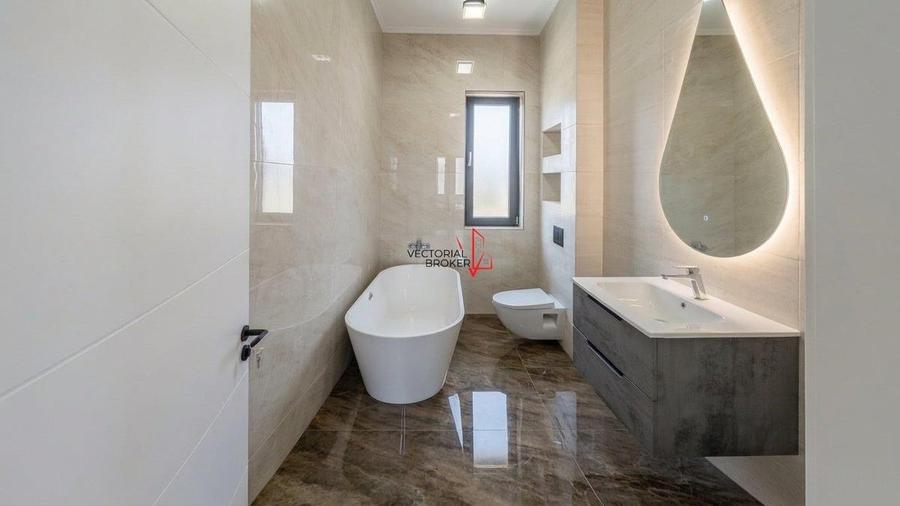 Casă cu 4 camere cu Teren 420 Mp în Pantelimon