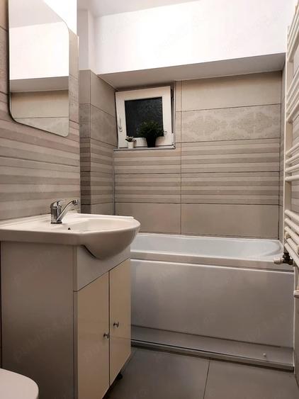 Apartament cu 4 camere decomandat în Ultracentral