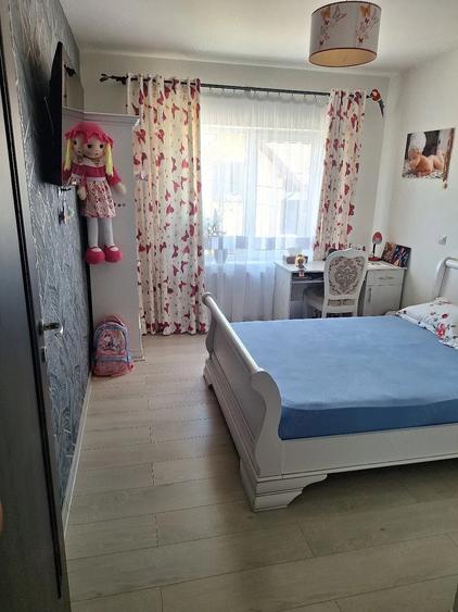 Apartament cu 3 camere nedecomandat în Tancodrom