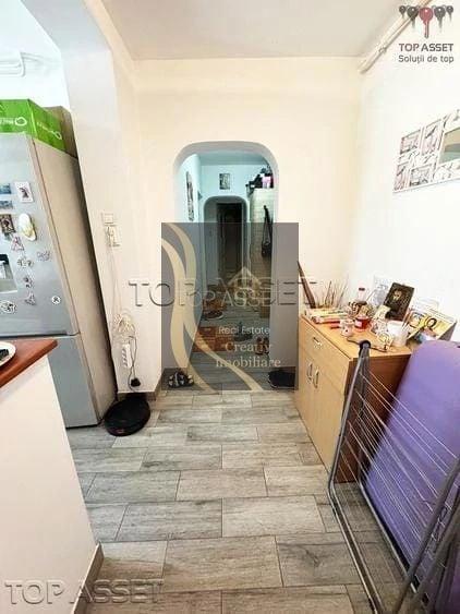 Apartament cu 4 camere semidecomandat, mobilat în Sebastian