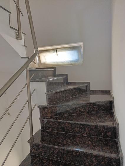 Casă individuală cu 5 camere cu Canalizare în Prelungirea Ghencea