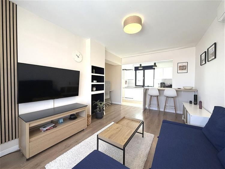 Apartament cu 2 camere semidecomandat, mobilat în Pipera