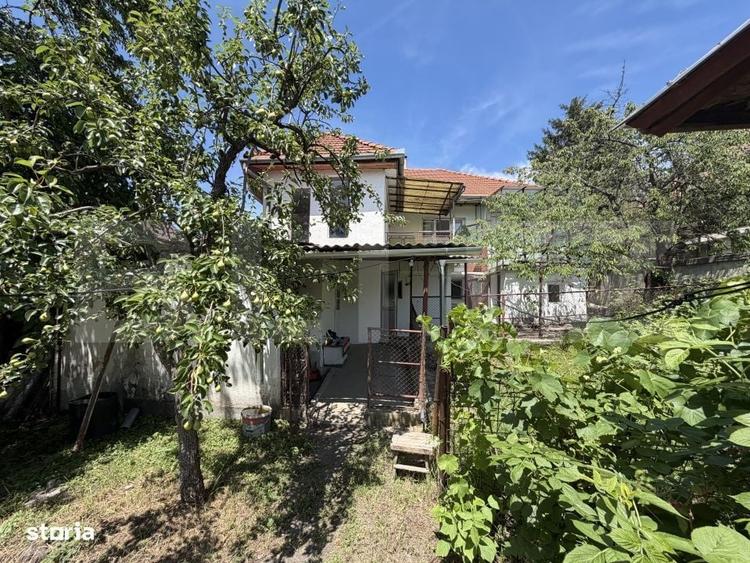 Casă cu 4 camere cu Teren 500 Mp în Central