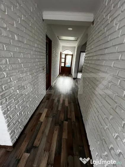 Casă cu 4 camere cu Teren 1500 Mp în Central