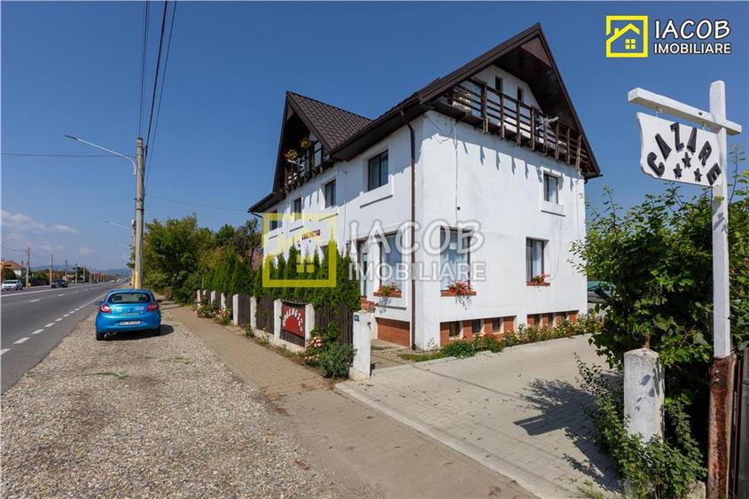 Casă individuală cu 8 camere cu Canalizare în Dumbrava Roșie