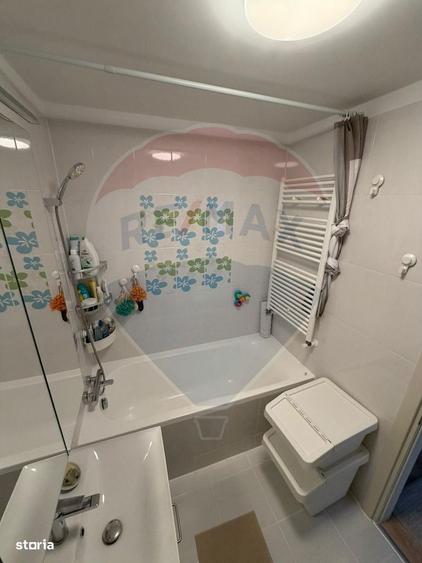 Apartament cu 4 camere, mobilat în Titan