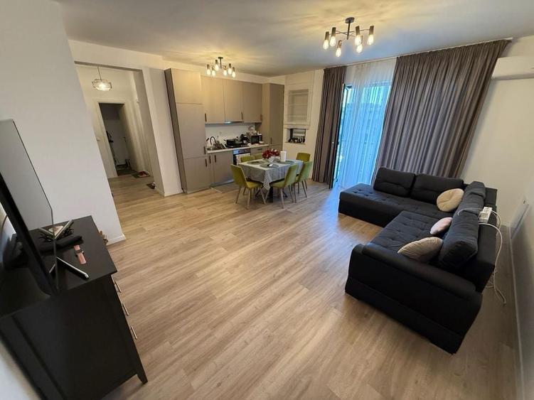 Apartament cu 3 camere decomandat în Central