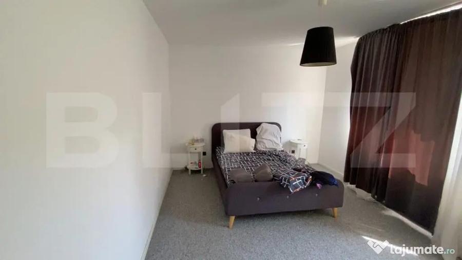 Casă cu 5 camere cu Teren 370 Mp în George Enescu
