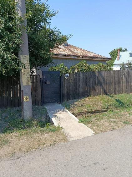 Casă cu Teren 450 Mp în Sârca