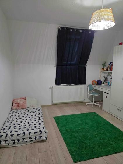 Apartament cu 3 camere decomandat în Steaua