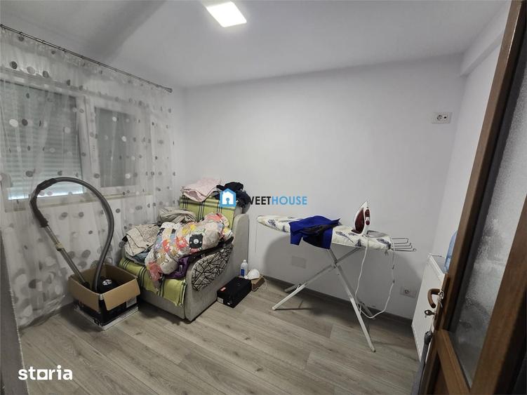 Casă cu 8 camere cu Teren 3000 Mp în Beclean