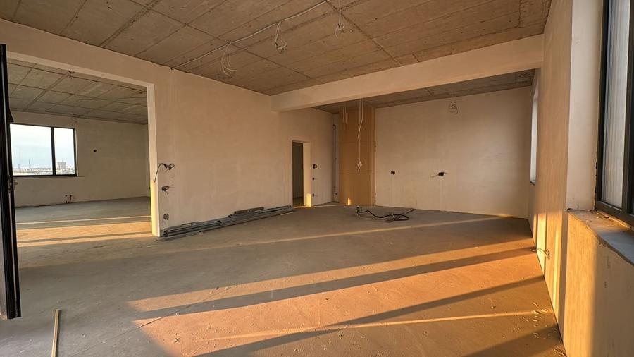 Apartament cu 4 camere decomandat în Grozăvești