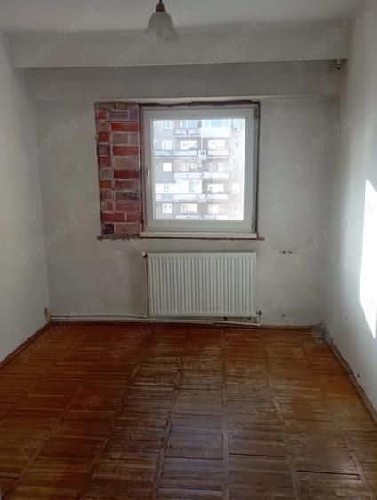 Apartament cu 3 camere decomandat în Decebal