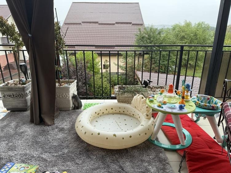 Casă cu 4 camere în Bujoreni