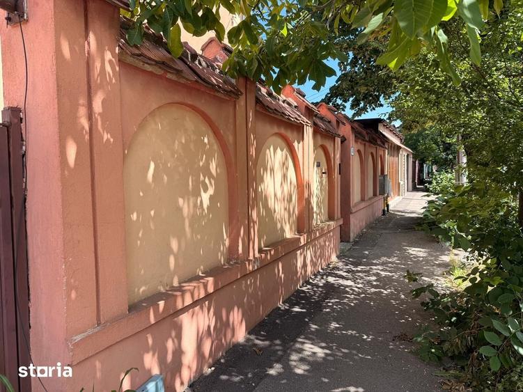 Casă cu 6 camere cu Teren 185 Mp în Chitila