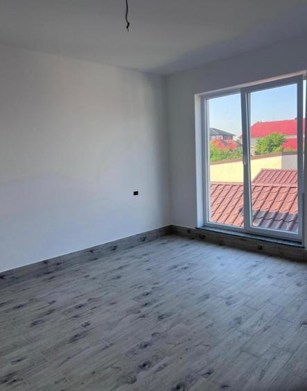 Duplex cu 5 camere cu Canalizare în Central