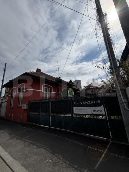 Casă individuală cu 3 camere cu Canalizare în Central