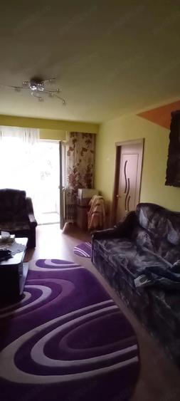 Apartament cu 2 camere decomandat în Petros