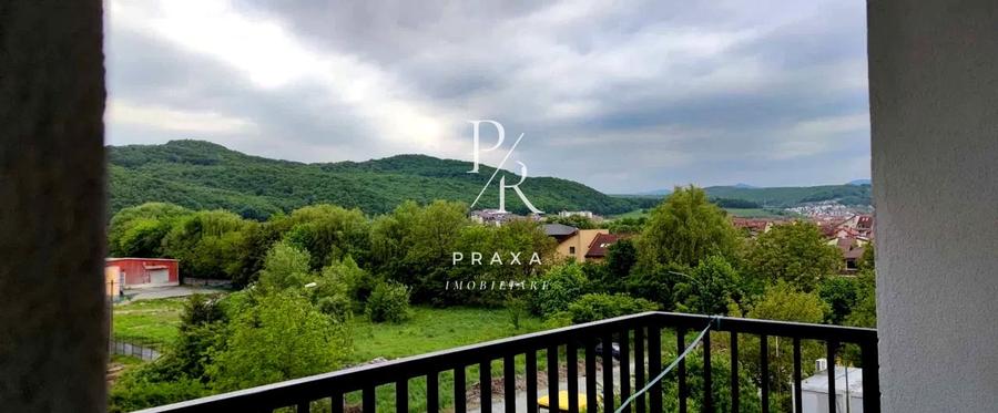 Apartament cu 3 camere semidecomandat, mobilat în Florești