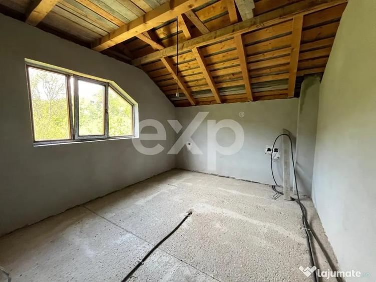 Casă cu 4 camere cu Teren 3400 Mp în Pucioasa-Sat