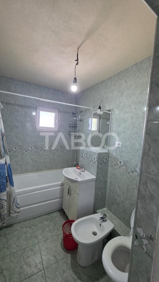 Apartament cu 3 camere decomandat, mobilat în Sebeș
