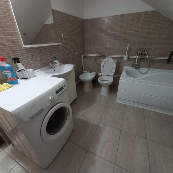 Apartament cu 3 camere decomandat în Calea Severinului