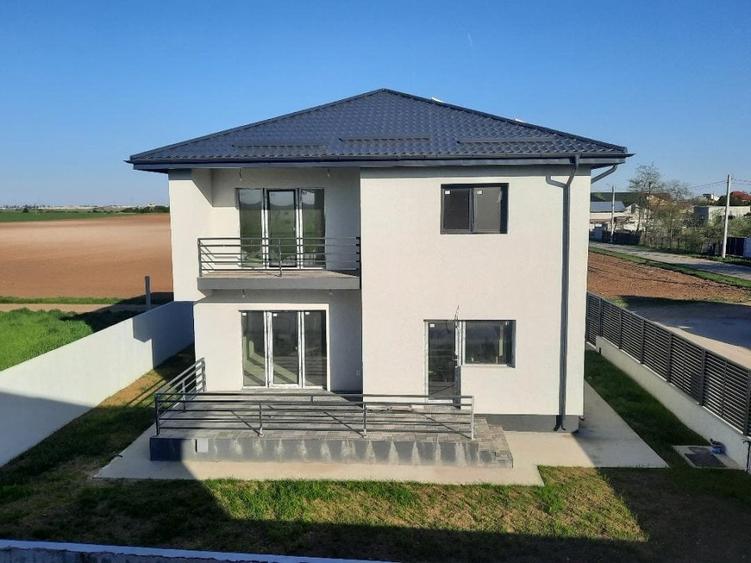 Casă individuală cu 5 camere cu Teren 376 Mp în Zurbaua