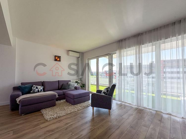 Penthouse cu 5 camere semidecomandat, mobilat în Bună Ziua