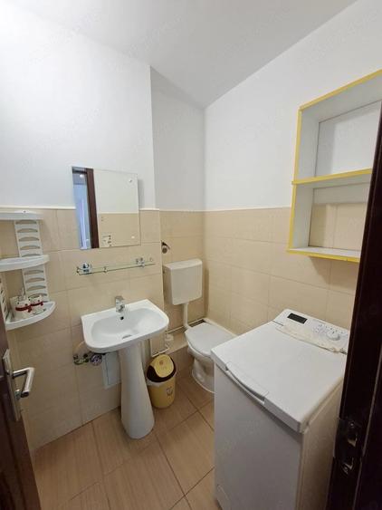 Apartament cu 4 camere decomandat în Astra