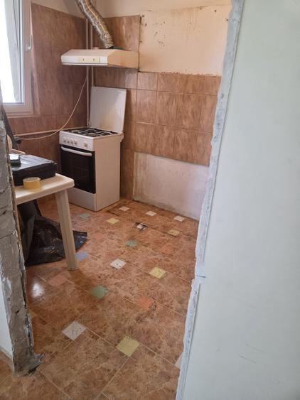 Apartament cu 3 camere decomandat în Drumul Taberei