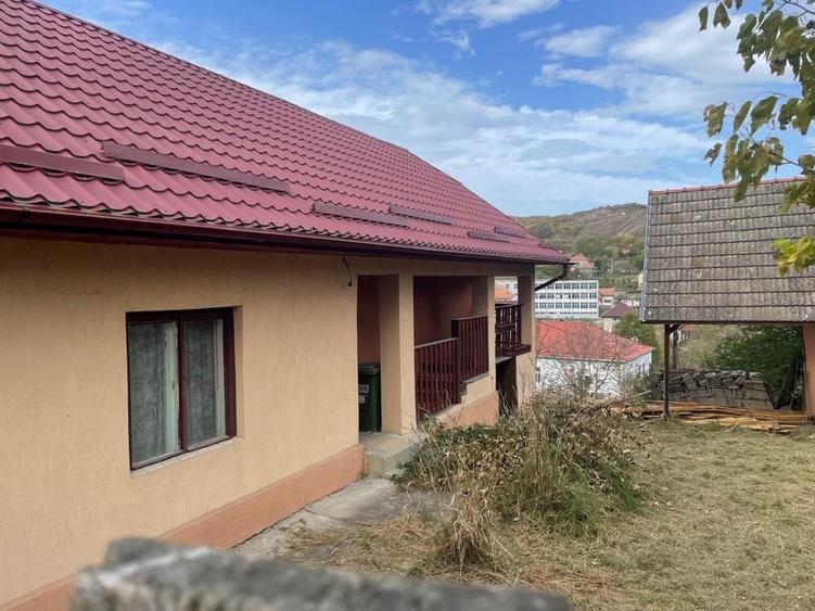 Casă cu 2 camere în Cojocani