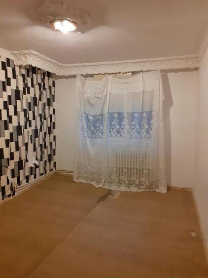 Apartament cu 3 camere decomandat în Vidin-Progresul