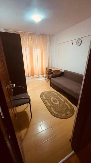 Apartament cu 3 camere nedecomandat în Păcurari